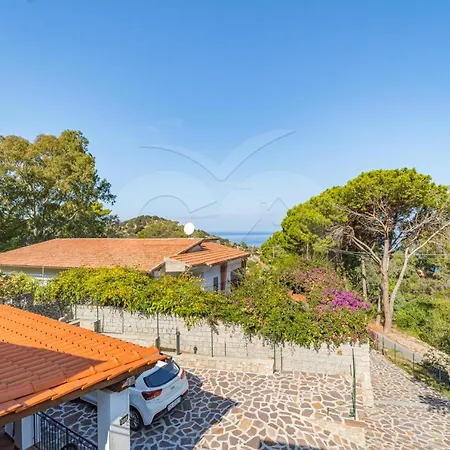Holiday home Casa Marida Tra Cotoncello E - Goelba